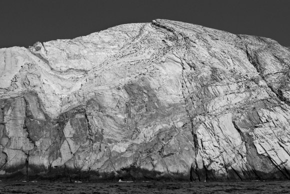 antiparos-white-rock-wall